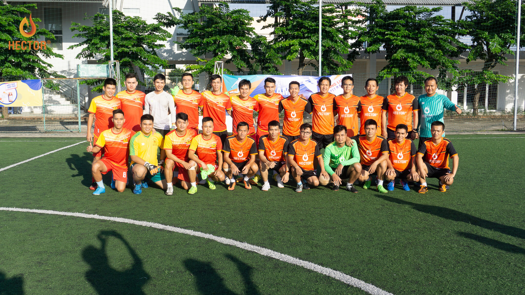 Giao lưu bóng đá cùng 2 cựu cầu thủ đội tuyển Việt Nam Minh Phương và Vũ Phong