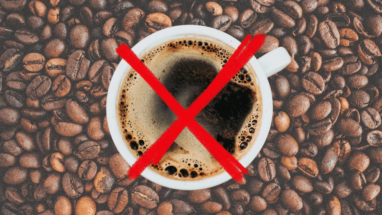 Không nên dùng caffeine